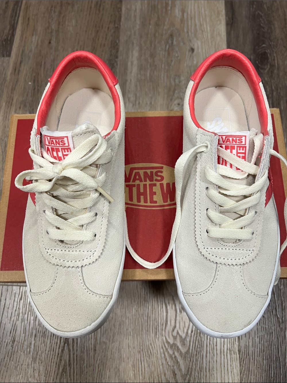 Vans Women’s Cream Suede Low-Top Sneakers w/pink Trim, wear only once